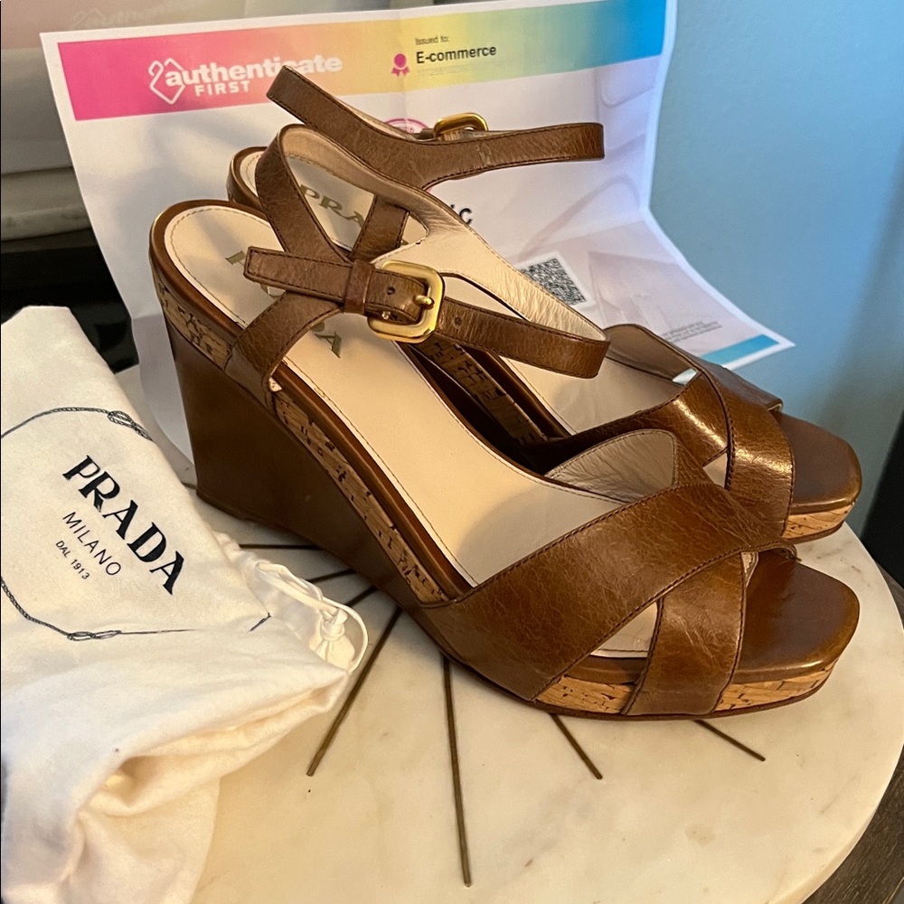 1 hour sale. Prada, size 37.5 EU (7 US), Tan Leather, w/ Prada dust bag & COA